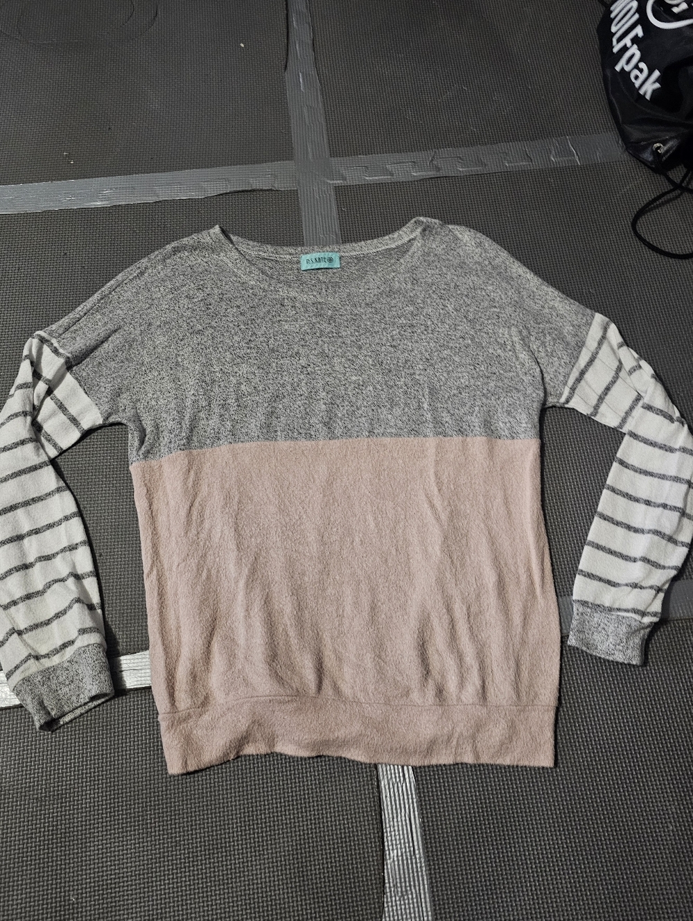 Colorblock Lightweight Sweater